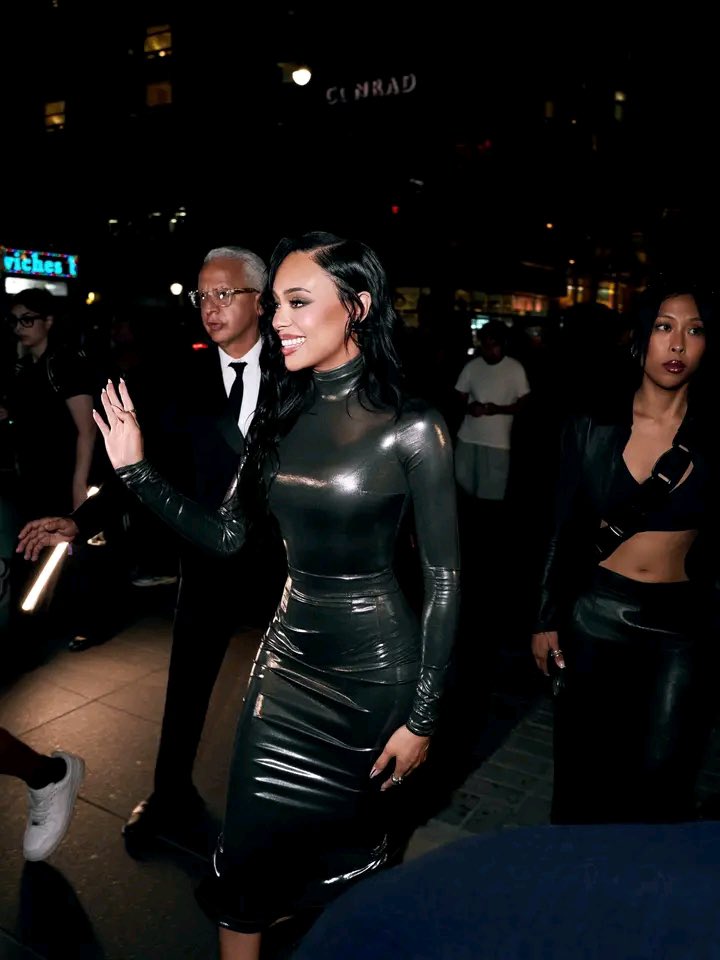 Kristy_Sarah__'s tweet photo. silver surfer but make it LaQuan🩶

#nyfw
full fit LaQuan Smith / Designer
shoes FEMME
styled kris fe
glam Shea➖Houston Makeup Artist 
hair Romario Accime 
photos Arthur Gareev https://t.co/H7LOoWeyTA