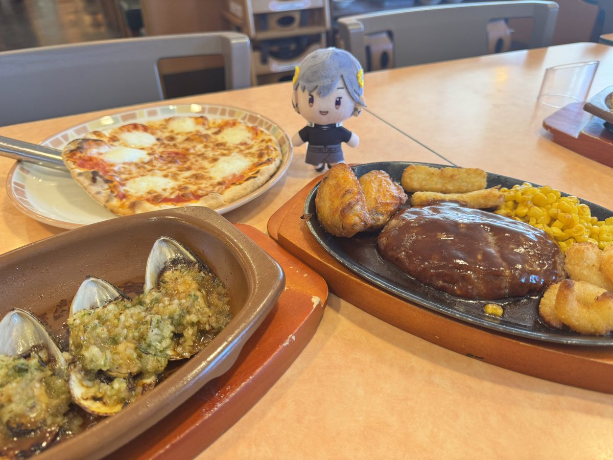 k_ren0204's tweet photo. サイゼリヤのフルコースだ。
 #With蓮ノ空 https://t.co/20Kx9PUHC4