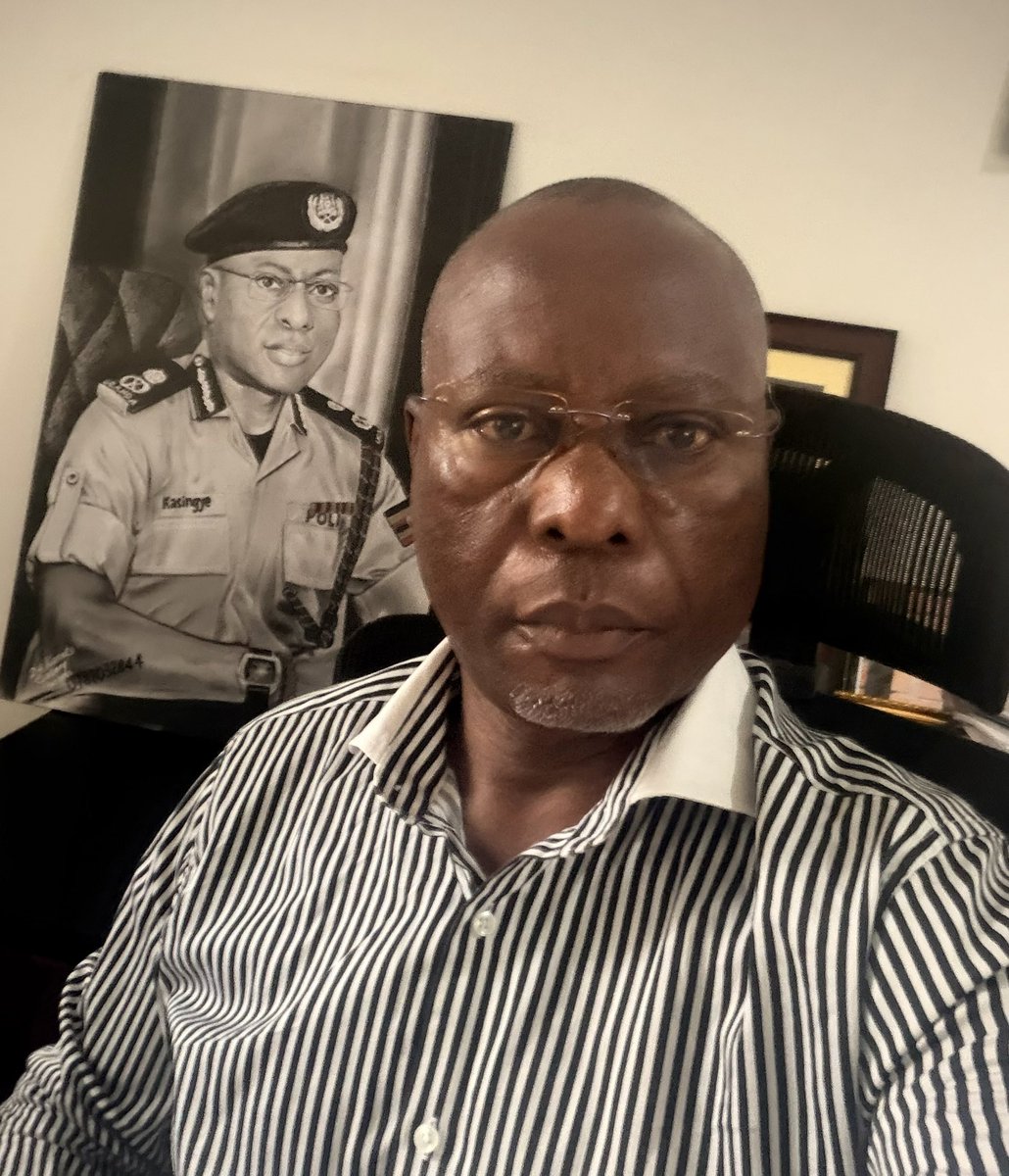 AKasingye's tweet photo. Good morning. I wish Y’all a blessed and productive Thursday. Love and forgive each other. Support one another where possible. The happiness of another should be yours too. Love God with all your heart &amp; soul. We live for Him. https://t.co/l8e6Hvr6XC