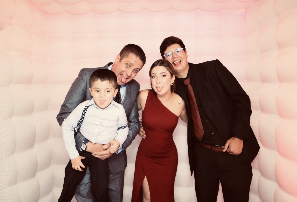 Sofia_lapia's tweet photo. Los hombres de mi vida ❤️‍🩹 https://t.co/LG3EhdVyyp