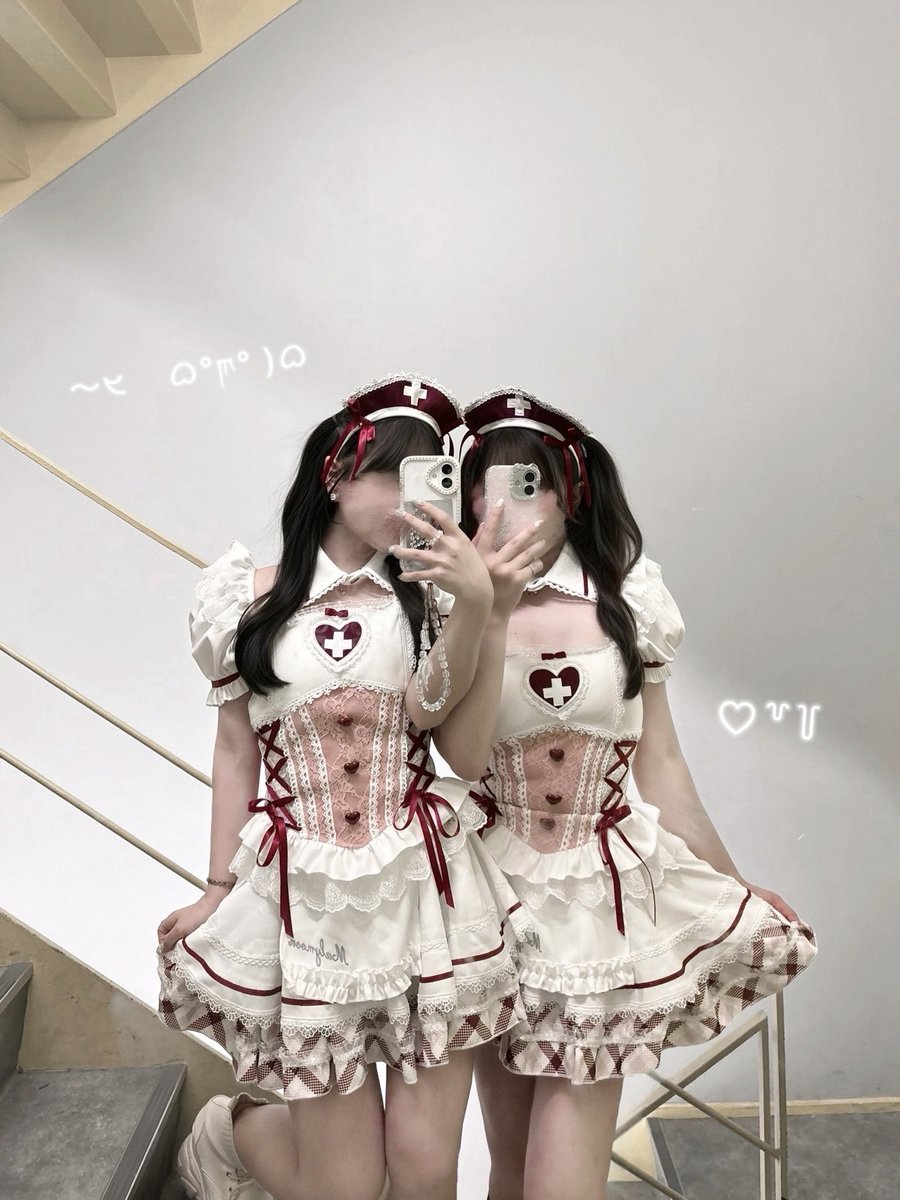 ons__m's tweet photo. 少し早めのハロウィンコス( ᜊ°-° )ᜊ†
今年はナースに꒦꒷🤍 https://t.co/F4bomXjc7q