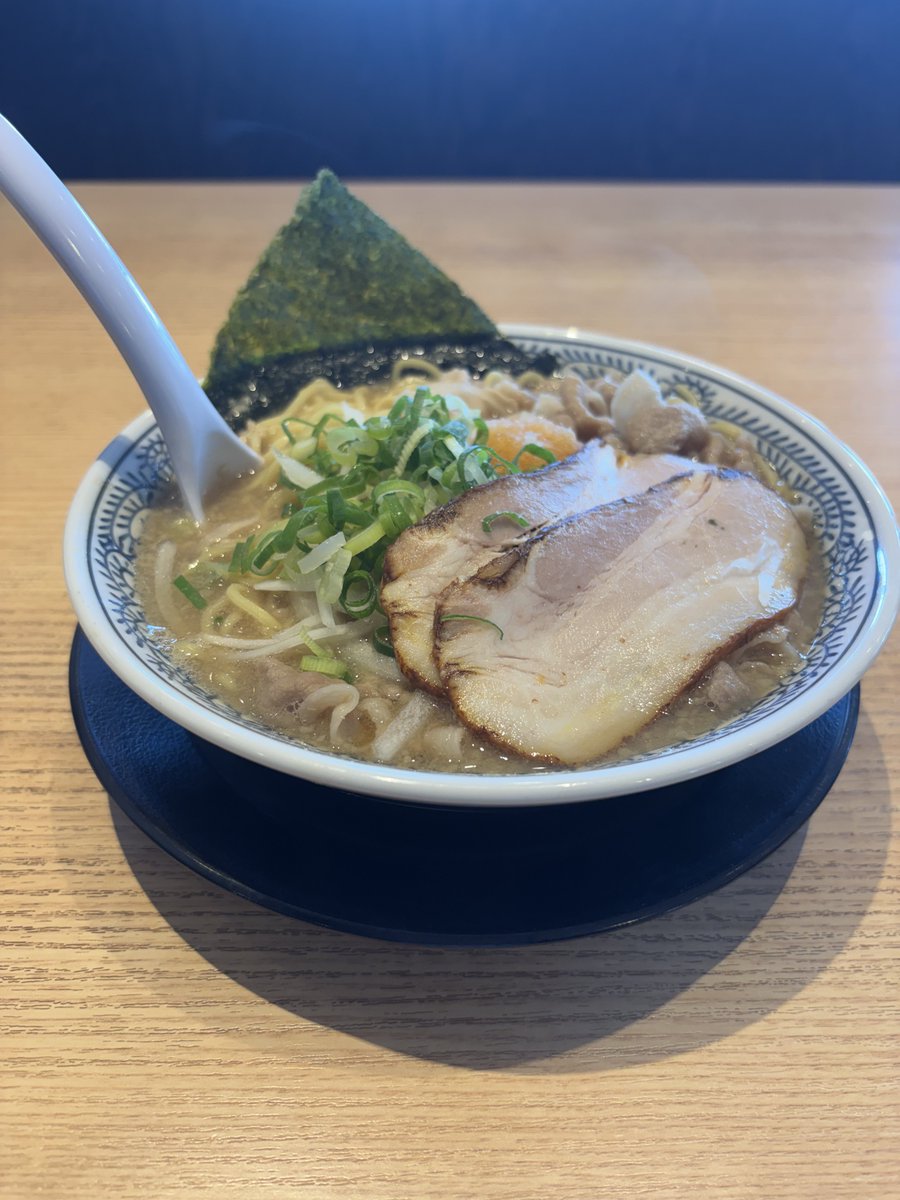 siroPlas's tweet photo. 今日のお昼ご飯
チャーシューはトッピングです(((o(*ﾟ▽ﾟ*)o))) https://t.co/wiyMZJEW1I