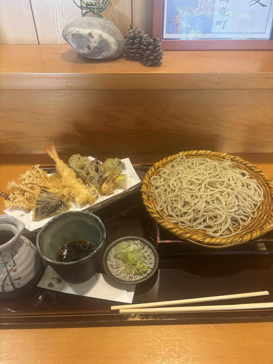 lpijro25's tweet photo. 蕎麦食べたい欲に負けたー https://t.co/FrWaSeCW9Z