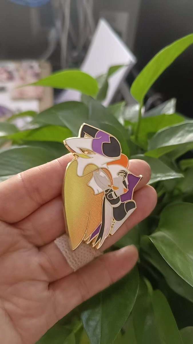 Jinx_Mikilson's tweet photo. Sad Lute Gravity update!
Plating is done, next step is UV printing ♡
#HazbinHotel #HazbinHotelAdam #AdamHazbinHotel #HazbinHotelLute #LuteHazbinHotel #AdamxLute #LutexAdam #Guitarspear https://t.co/zGDm9orp9e