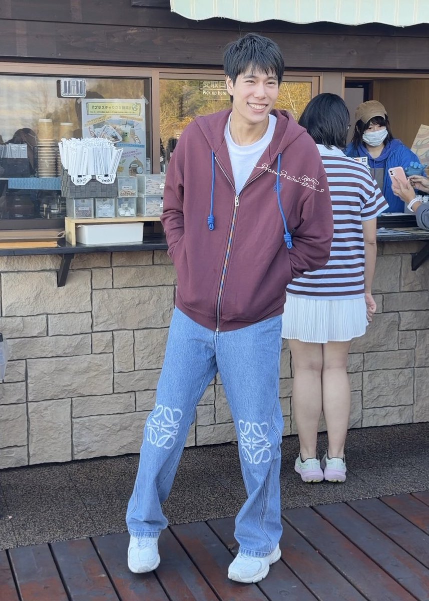 awboyy_'s tweet photo. ท่ายืนโมเอะมากจริง ๆ https://t.co/vtobwnjNRr