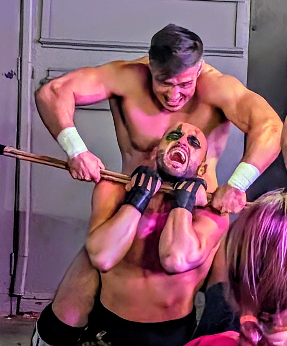 DammitVacantPod's tweet photo. ⭕🤼 New Pod 🤼⭕

Ellis fills Joe in on last weekends @opw_uk Panic Stations which was a top 5 show in company history

Go subscribe to their patron, watch the shows and get tickets to their next show on 28th November https://t.co/F9B1Zso2WY