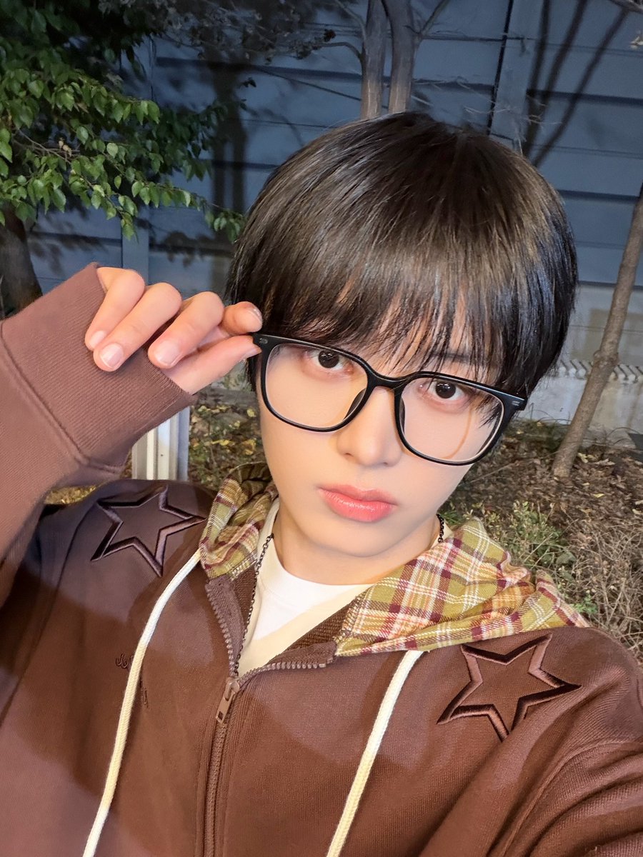 nouera_official's tweet photo. 💭_

[#린] 날씨 추워졌다…감기 조심해요🤧

#NouerA #누에라 #ヌエラ
#LIN https://t.co/VxPUh72XwP