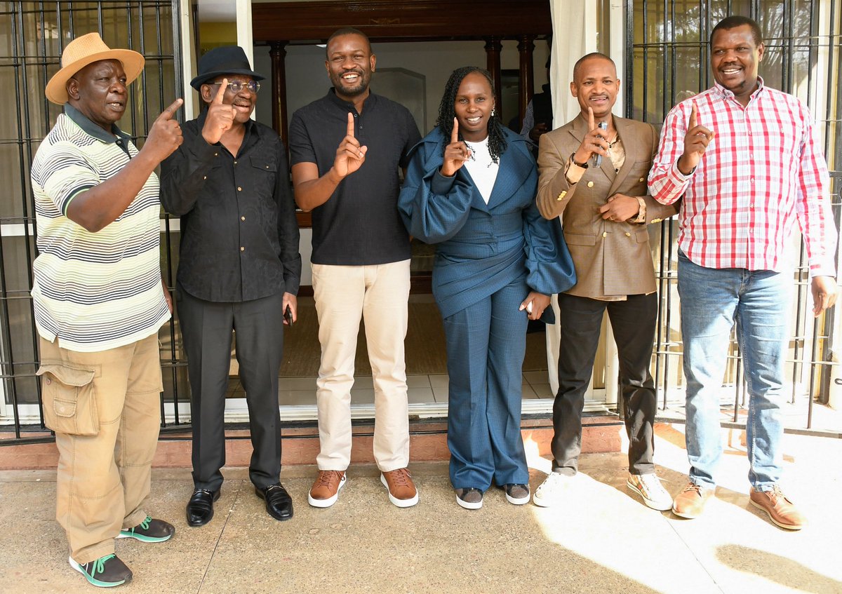 orengo_james's tweet photo. B A B A    A T    O N E ! https://t.co/a83B6UFIY0