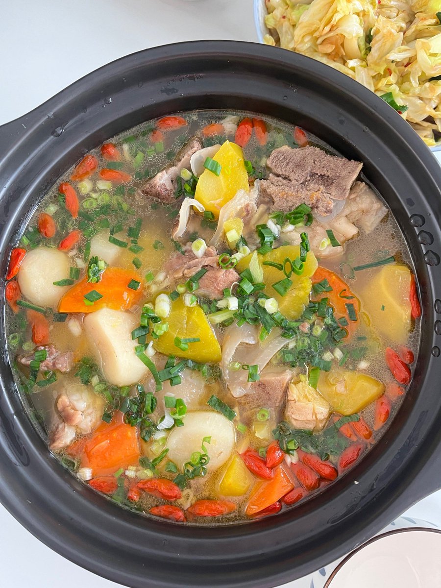 Kellen35810325's tweet photo. [When the warm stew simmers, it fills the room with a comforting scent that makes every moment feel cherished.] https://t.co/oO48SsdW1j
