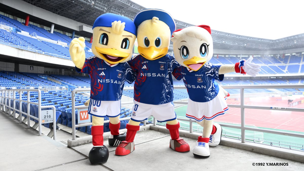 jef_united's tweet photo. ／
10/17（土） 横浜FM戦
マリノス君たちと写真撮影会📢
 ＼  

#fmarinos の仲良し３羽🐥と
#jefunited の仲良し３頭🐶が大集合！

抽選で当選された30組さまを対象に、写真撮影会を開催いたします📷✨

🎯抽選方法はこちら
https://t.co/7XCXhdlpfV

⚓横浜FM戦特設サイト
https://t.co/vPchaX0MXS https://t.co/iWF6nEOxge