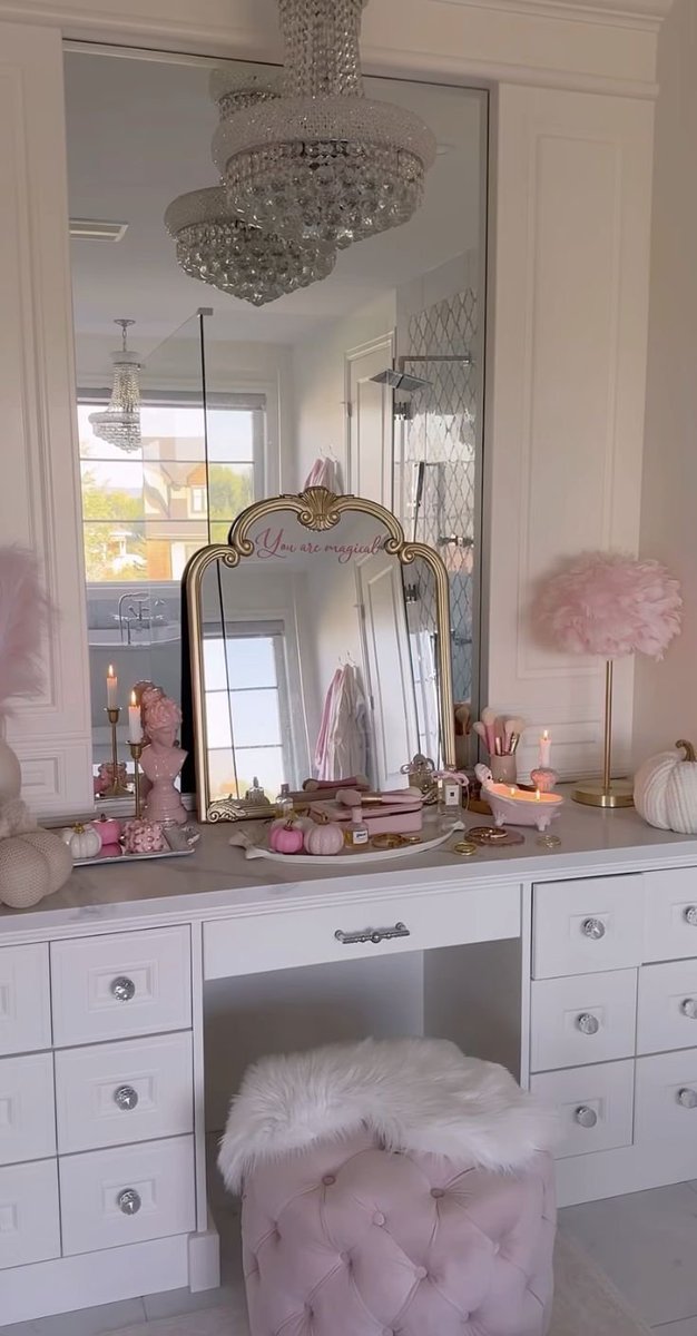 _thepinkagenda's tweet photo. the vanity of my dreams https://t.co/MXUDXuzC6z