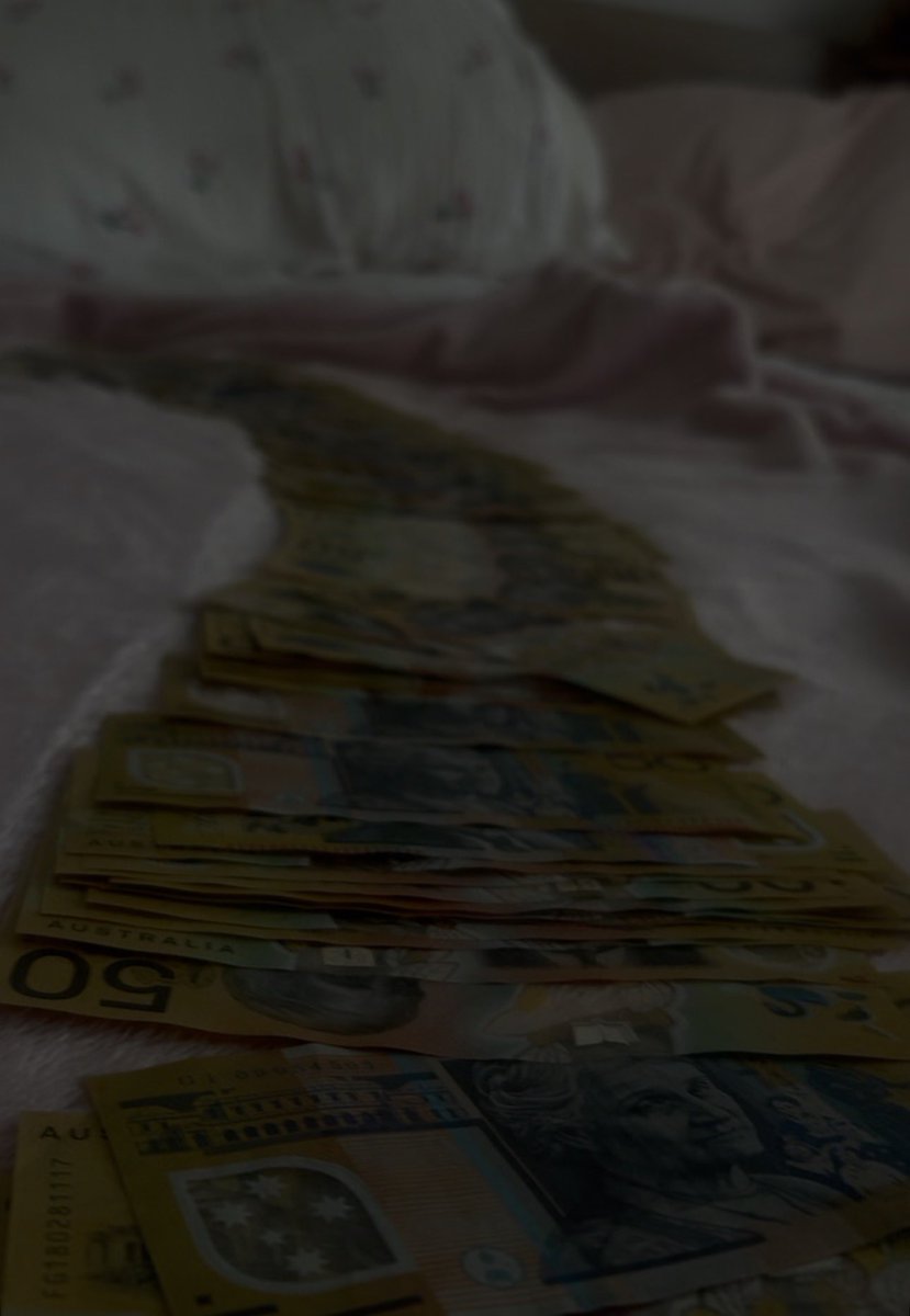 natalieharpss's tweet photo. money makes my pussy soaked btw https://t.co/auncSL2ACy