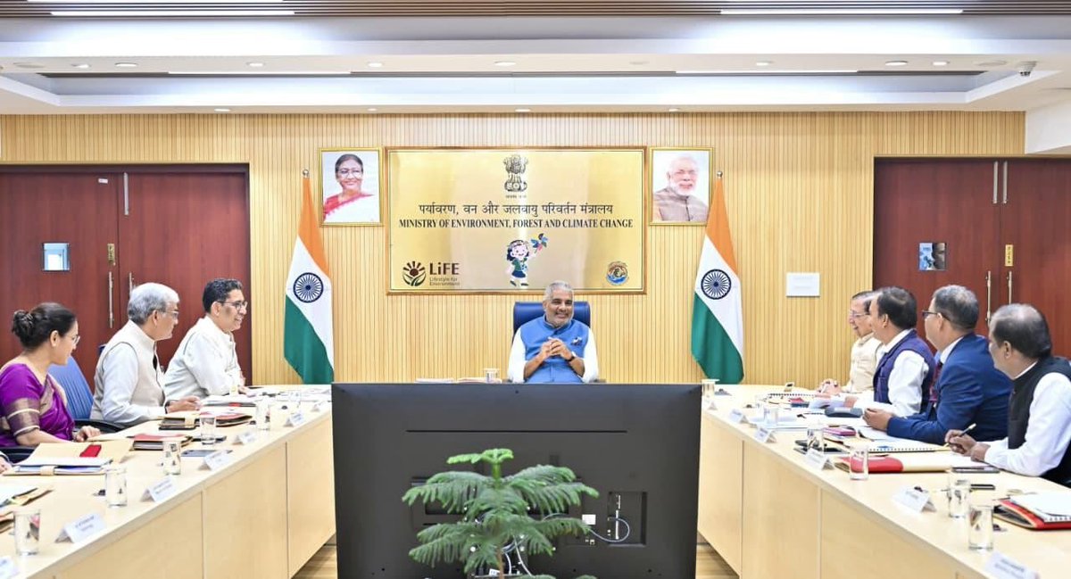 byadavbjp's tweet photo. Chaired the 27th Meeting of GB Pant Society of Himalayan Environment and Development in Delhi today.

Emphasised on the importance of access and benefit-sharing rights and People’s Biodiversity Register as a means to improve the livelihood of native villagers in the Himalyan ecosystem and also for its greater good.

Under the leadership of Hon'ble PM Shri @narendramodi ji, there has been a concerted focus on the policy framework which focuses on balancing ecological security with sustainable socio-economic growth in the Indian Himalayan region by 2047.

Released four publications which add to the knowledge repository of the work done by the institute. 

1. Biodiversity and its Conservation practices for Bhagirathi Eco-sensitive Zone 

2. Gangotri Glaciated System 

3. E-PBR Governance for the Indian Himalayan Region

4. Ramsar Wetlands of the Indian Himalayan Region