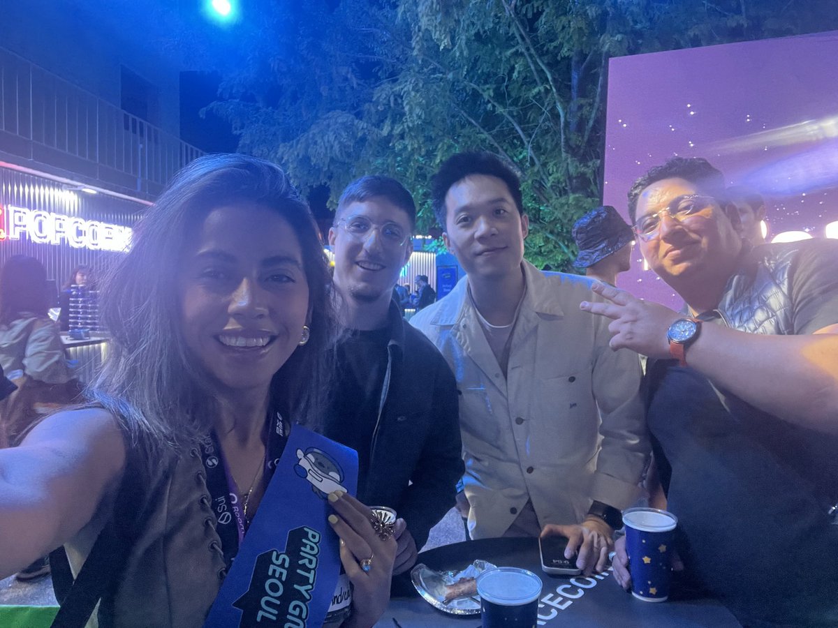 WhereIsMonique's tweet photo. lol kinda true 

i have almost no photos with girls in crypto because 80% of them are full of ego and the rest are like a cult of “just WOMEN in tech” 

what about… just building together and not labeling everything? 😭 https://t.co/BQ8TGAMbeV