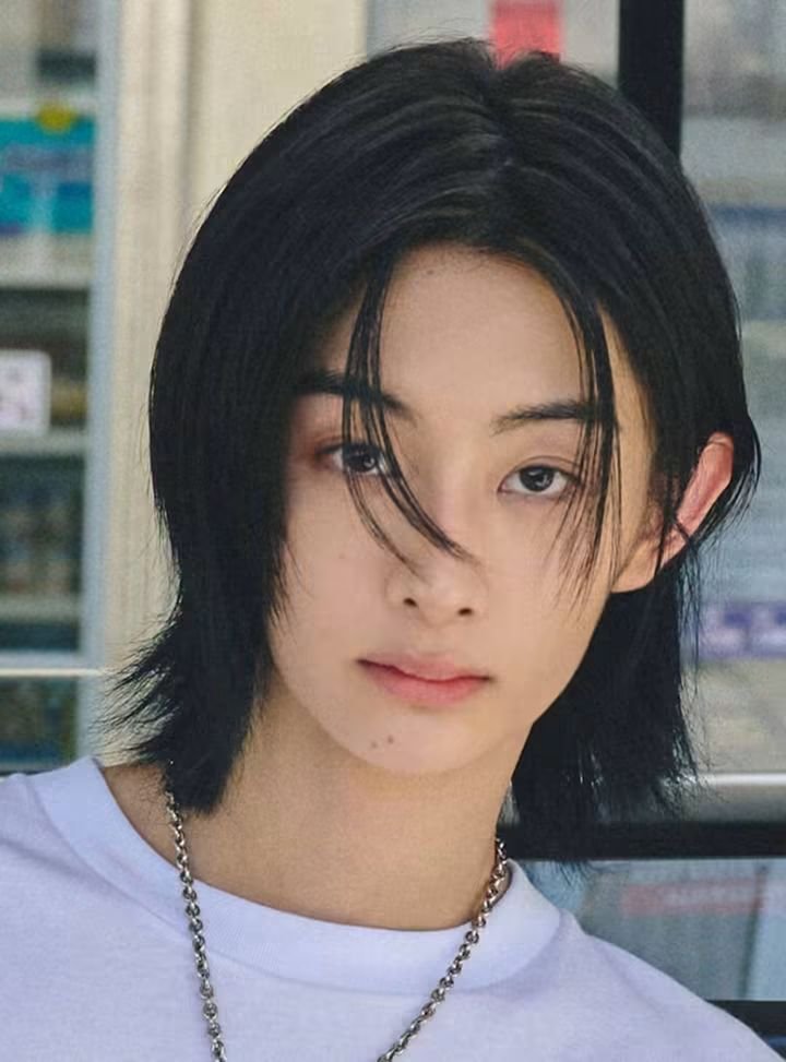 oohannita's tweet photo. if jeonghan and hyungwon have a love child https://t.co/9d0CU7AKVk