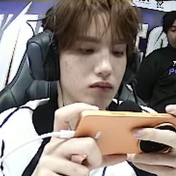 phuisgatekeep's tweet photo. งอนแล้ว งอนมากกก ไม่คุยกับใครด้วย 🤏🤣🤣🤣🤣✊
#Phutatchai #TeamVEDA
#RoVTPOPTournament #RoVxBUS https://t.co/OVqvAy6yLv