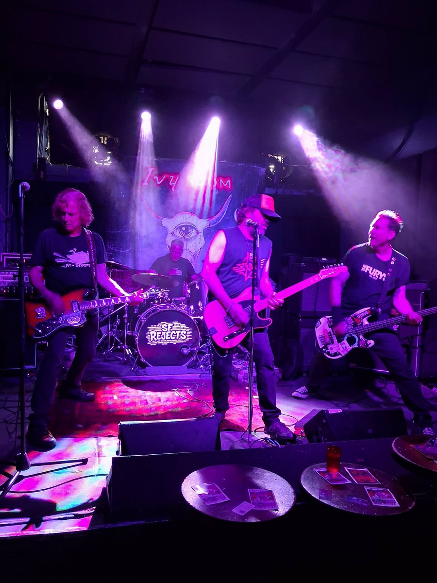 scarlet_richie's tweet photo. The #StreetwalkinCheetahs &amp; #ScreamingBloodyMarys Team Up on Split Album “#SplitPersonalities” on @Label51records out on CD/DigitalStreaming 10/16, #vinyl 12/4! #punkrock @PunkRockClub @PunKanormal @PunKandStuff @PunkGlobe  https://t.co/cfye7xdHyK #halloween https://t.co/3UoNaqQiv3