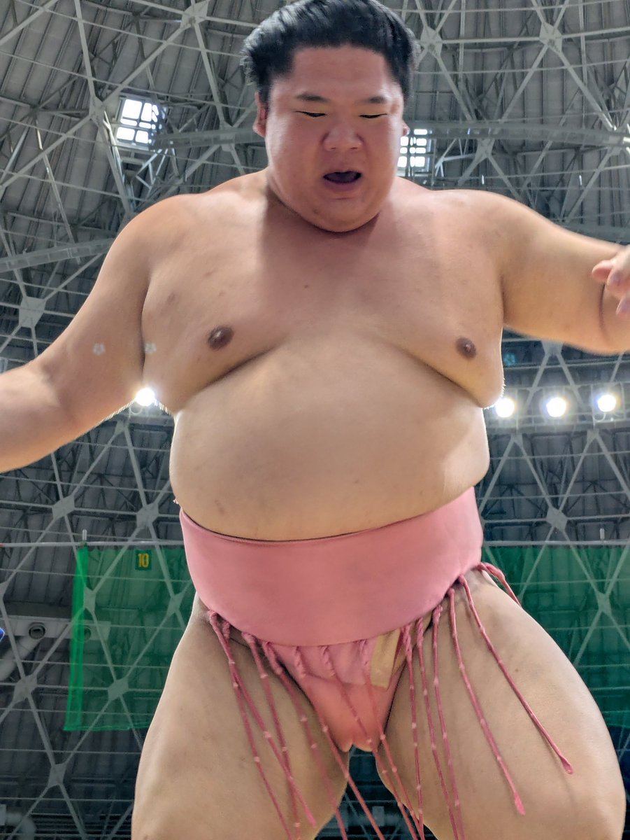 2riko_riko's tweet photo. 長浜巡業に行ってきました！
宇良ちゃんが落ちてきそうになったのが今日のハイライトです。 https://t.co/aUBatGioPO