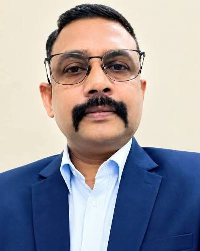 AkhileshMi2971's tweet photo. हमीरपुर। जिलाधिकारी/जिला निर्वाचन अधिकारी अशोक कुमार ने 24 अक्टूबर को सभी मतदान केंद्रों पर 18 वर्ष की आयु पूरी कर चुके युवा और निर्वाचक सूची से छूटे पात्र मतदाता अपना नाम दर्ज करा सकते हैं। जागरूक बनें,मतदाता बनें और देश का भविष्य तय करने में अपनी अहम भूमिका निभाएं।
#Yuva #वोटर https://t.co/V1YUFY1xlK
