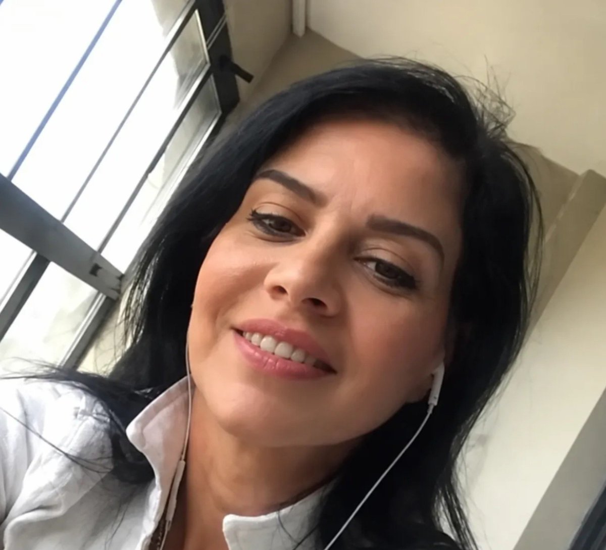 ToplumsalMht256's tweet photo. Oya Lale Arslan, 40 günlük tutukluluğun ardından tahliye edildi. https://t.co/CeXpg3P0Ri