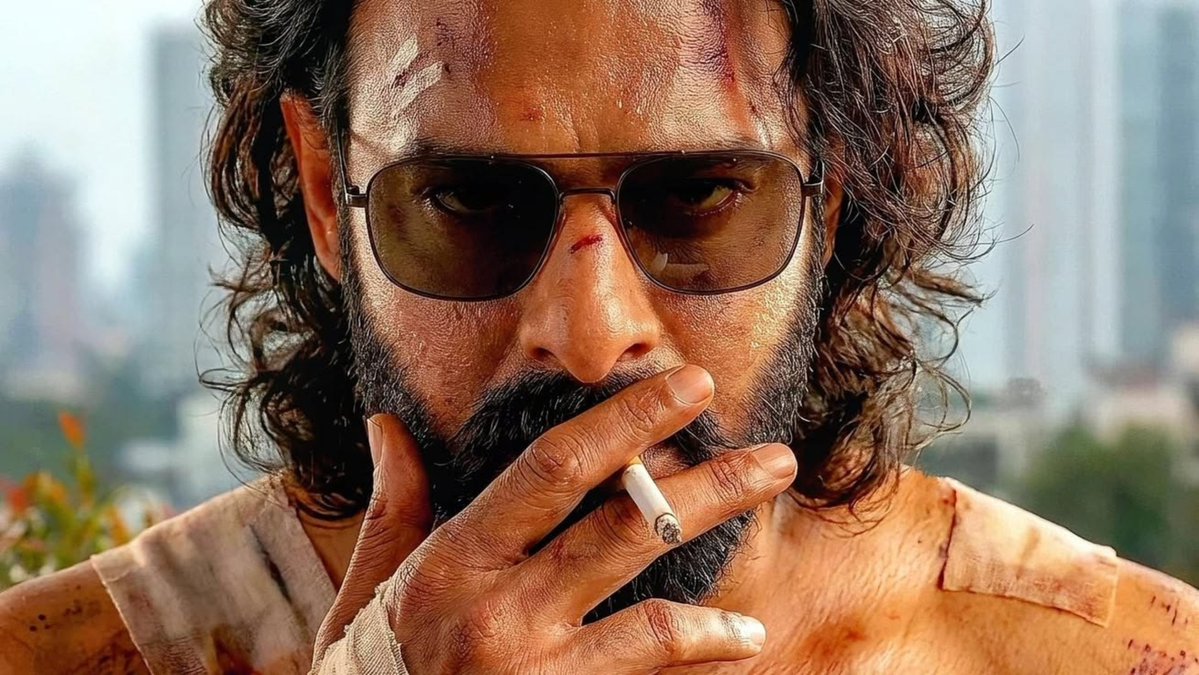 devote_TFI's tweet photo. 🗣️:Nuvvu yevari Fan Vi Rah?
Me:Idhi October So Iam PB Fan 🔥
March:RC,April:AA Fan,May:NTR Fan, August:MB,Sept:PK... https://t.co/D9n9VaXyqO