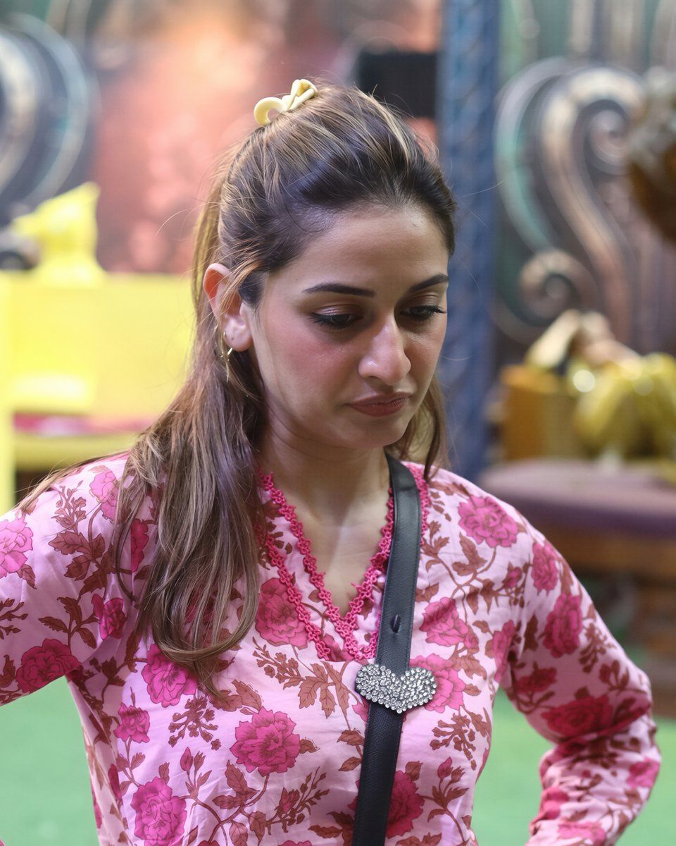 UditiSinghh_'s tweet photo. One carousel. Many moods. 🙂

Our girl, Uditi Singh, is nominated this week, and there’s only one mission for all Uditians: keep voting. 🤍🔥

HOW TO VOTE  
1.⁠ ⁠Open the JioHotstar app
2.⁠ ⁠Search for Bigg Boss 20
3.⁠ ⁠Tap on Vote
4.⁠ ⁠Select Uditi Singh and cast your votes

99 votes every day, and they reset the next morning.
Lines close Friday, 16 October, 10 AM.

#UditiSingh #TeamUditiSingh #BiggBoss20 #BB20