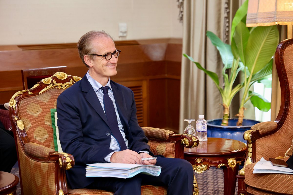 FRenThailande's tweet photo. La ministre déléguée chargée de la Francophonie, des Partenariats internationaux et des Français de l’étranger, Éléonore Caroit, accompagnée de l’ambassadeur de France, François Vandeville, s’est entretenue, le 15 octobre, avec le ministre thaïlandais des Affaires étrangères. https://t.co/EQFF7TLaqV
