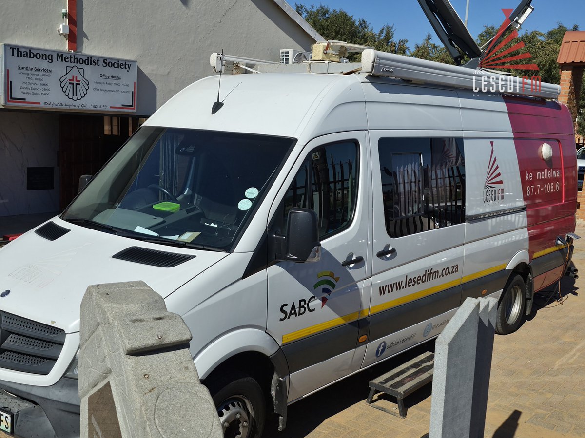 LesediFM's tweet photo. Re hasa ##Itlhabolle le Tholoana Moletsane ka kotloloho Thabong Methodist Church, Welkom #70YearsAnniversary #ExamsPrayer #Merapelo https://t.co/rPCKJW5GaV