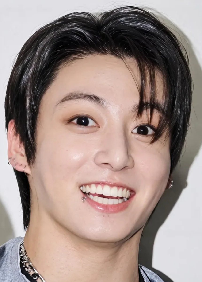 mniJeonKook3's tweet photo. Do you make friends here? https://t.co/AG839BVHY0