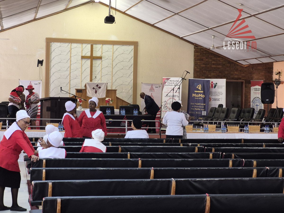 LesediFM's tweet photo. Re hasa ##Itlhabolle le Tholoana Moletsane ka kotloloho Thabong Methodist Church, Welkom #70YearsAnniversary #ExamsPrayer #Merapelo https://t.co/rPCKJW5GaV