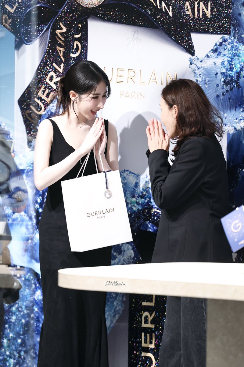 22mami_onlyYoko's tweet photo. hi

YOKO GUERLAIN XMAS PARAGON
#GuerlainSiamParagonxYoko https://t.co/rIsmkYRtP2