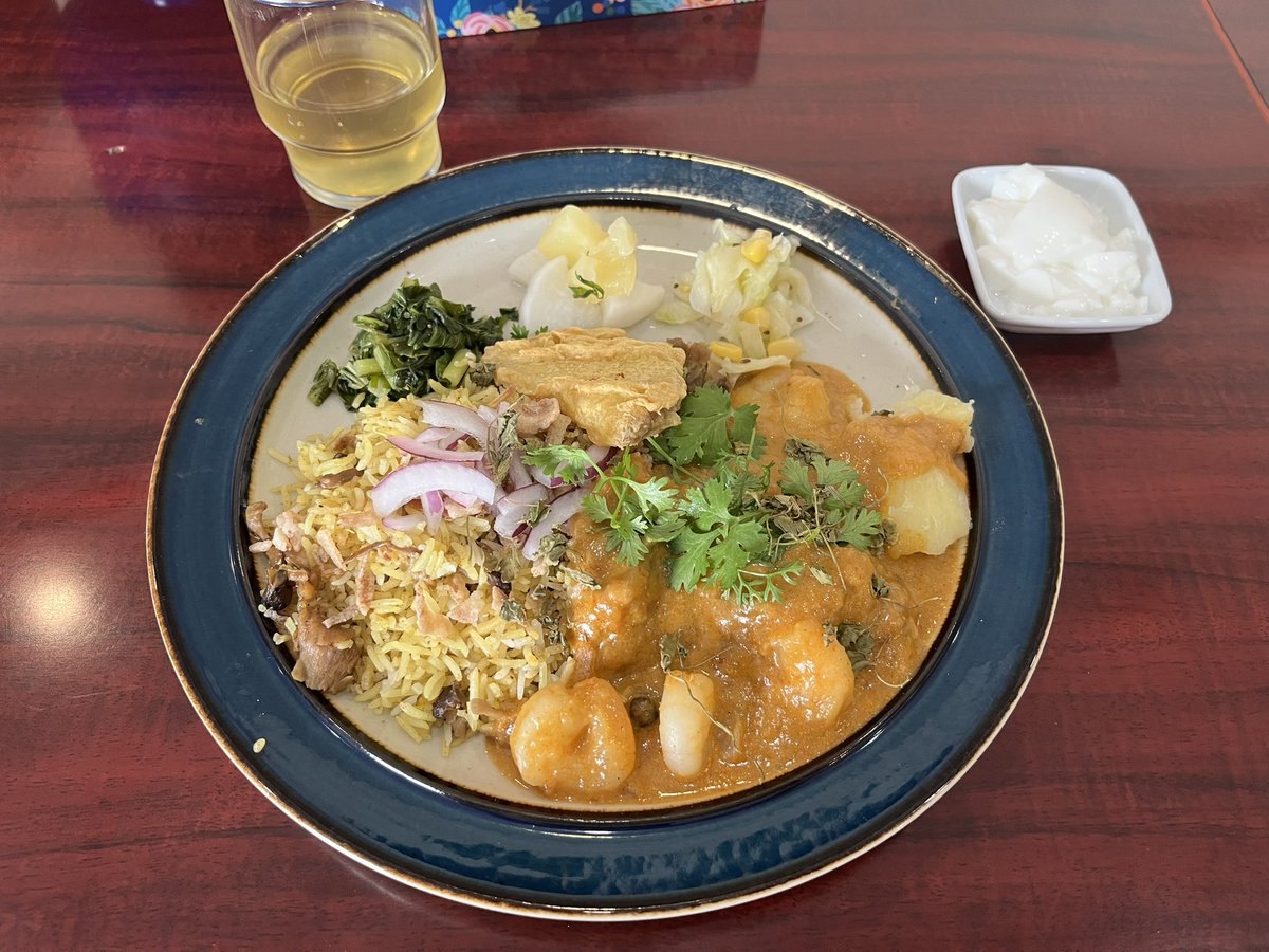maruoki2's tweet photo. 前島のタマニカレーでランチ！
ビリヤニとマッサマンの2種盛り🍛

バスマティライスって食感軽いからパクパク食べちゃうね。
マッサマンの🦐、プリプリで美味しい😋

杏仁豆腐が付いてきたのも嬉しい😆
毎度、満足度の高いランチが食べれて満足✨ https://t.co/3wodRru5po