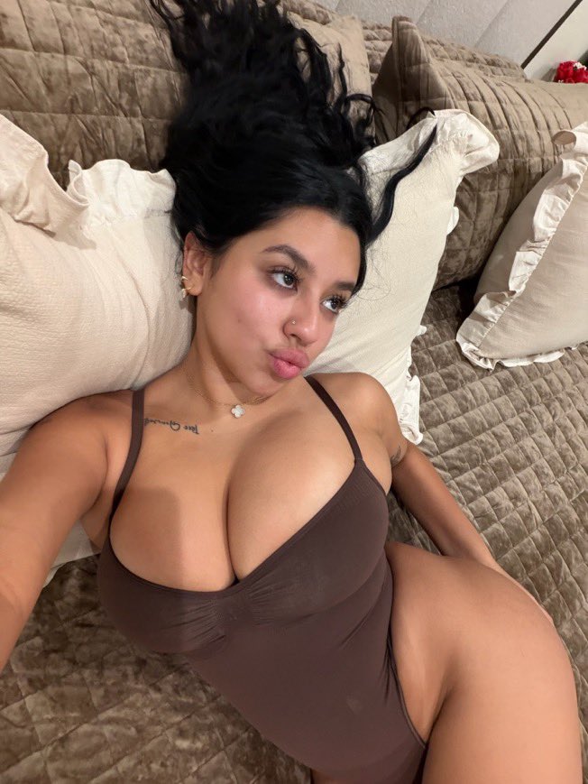 whitb936's tweet photo. Just dropped something so slutty I had to watch it twice. DM me if you want to see why 💦 https://t.co/wDT23C6Skj