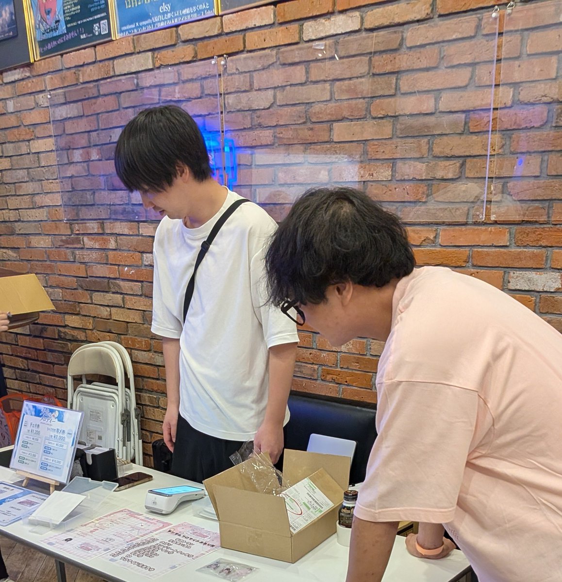 Cmos_lon's tweet photo. 巻き添い1人いるけどいいよね♪ https://t.co/io2HrFj3NQ
