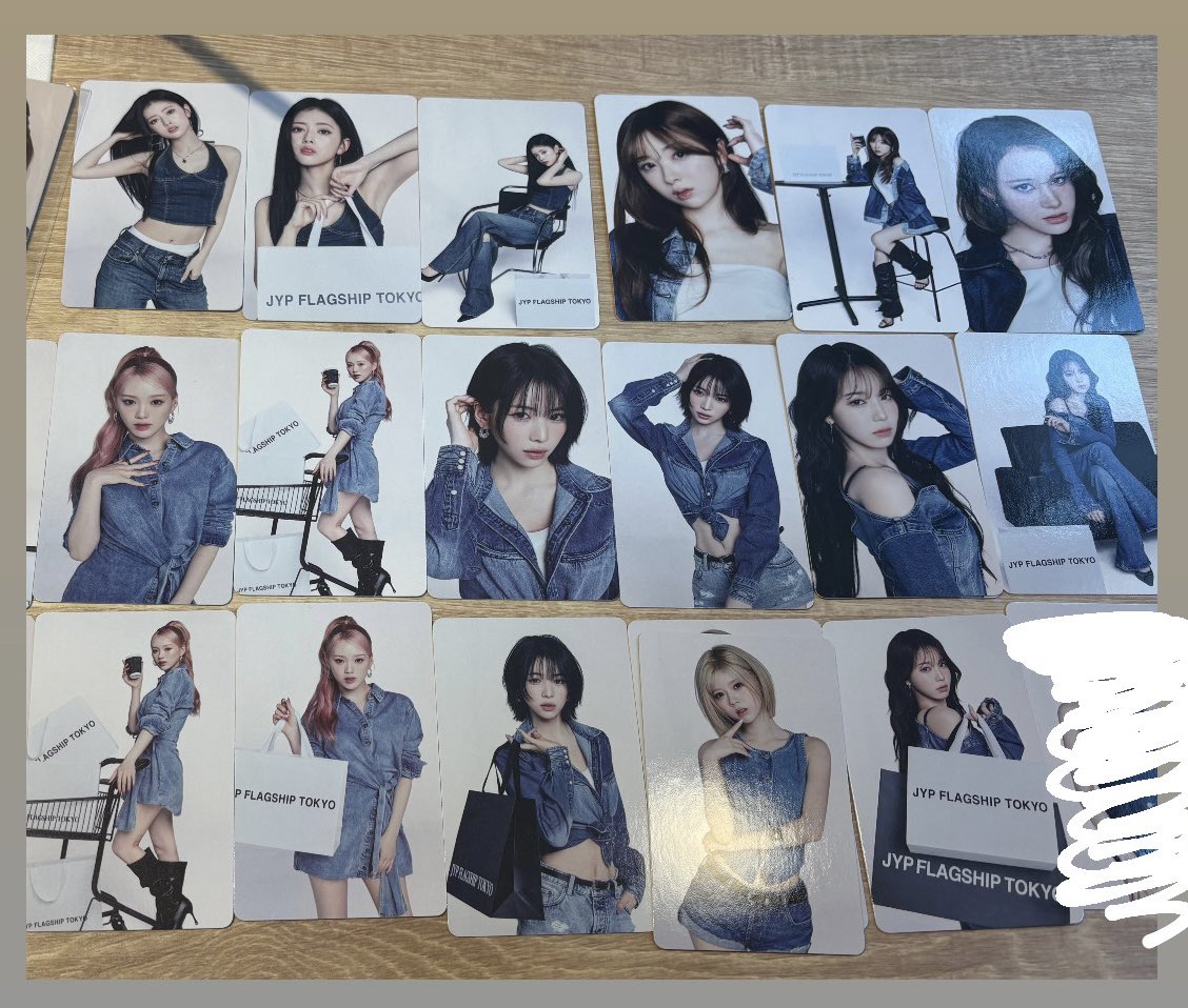 rs4242564's tweet photo. NiziU JYP FLAGSHIP TOKYO 
フラッグシップ popup ラントレ

【譲】一枚目、画像のトレカ
【求】マユカ💚（♡の物です）

交換方法は相談させてください🙏
気になる方はお気軽にお声掛けください😌

#NiziU交換  #NiziU_交換 https://t.co/PDvpVZYzDl