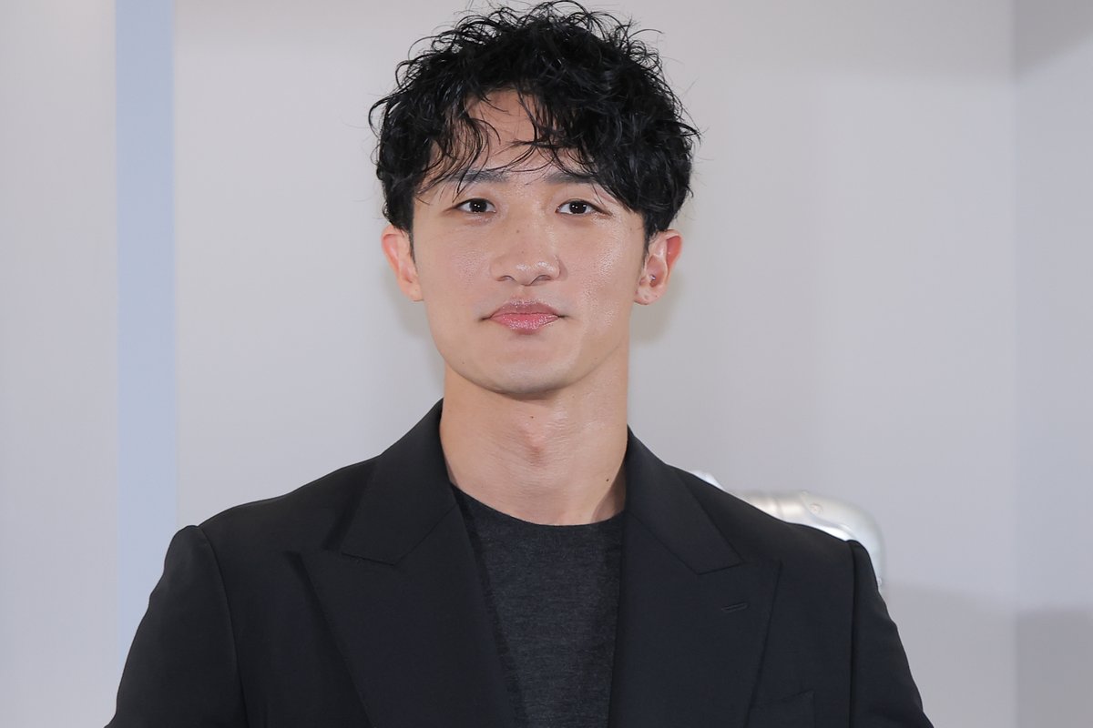 encountofficial's tweet photo. 【#𝐄𝐍𝐂𝐎𝐔𝐍𝐓 𝐏𝐇𝐎𝐓𝐎】

Snow Man #岩本照
RIMOWAポップアップイベントに登場✈️🧳

🖇️https://t.co/HimHO8iCOB
🖇️https://t.co/U5rPf63Kxj

ライブ前には10kmラン！
「コンサートが夜だったら午前中に。それはルーティンなので」

#SnowMan ＠SN__20200122 https://t.co/6Ro8Xd2kQm
