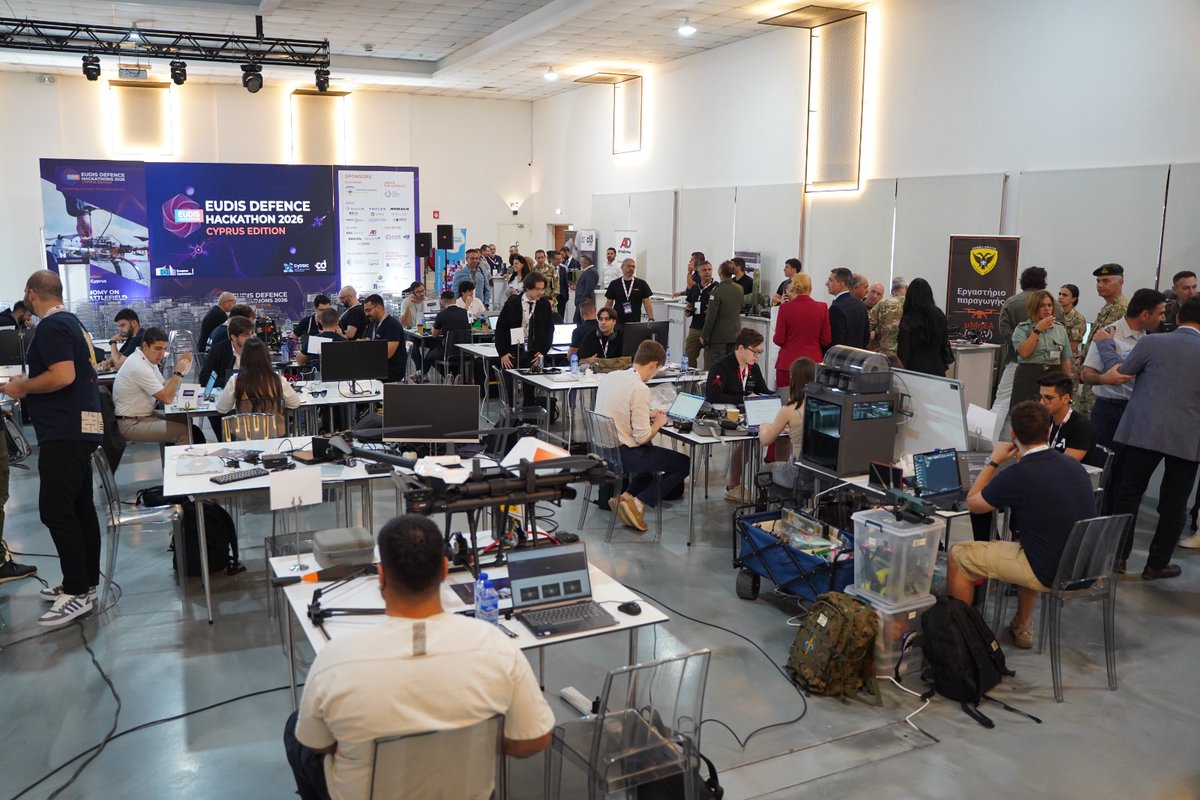 DefenceCyprus's tweet photo. Ο Υπουργός Άμυνας @PalmasVasilis χαιρέτισε σήμερα την τελετή έναρξης του EUDIS Defence Hackathon 2026 CY edition, το οποίο πραγματοποιείται από τις 15 έως τις 17 Οκτωβρίου 2026, ταυτόχρονα σε οκτώ ευρωπαϊκές χώρες, μεταξύ των οποίων και η Κύπρος, με κεντρικό θέμα “Autonomy on the Battlefield”.

Το Hackathon αποτελεί μια οργανωμένη διαδικασία ανάπτυξης και αξιολόγησης καινοτόμων ιδεών και τεχνολογικών λύσεων και η διοργάνωσή του στην Κύπρο:

-->ενισχύει τη θέση της χώρας στο ευρωπαϊκό οικοσύστημα αμυντικής καινοτομίας
-->δημιουργεί ευκαιρίες διασύνδεσης της εγχώριας ερευνητικής και επιχειρηματικής κοινότητας με ευρωπαϊκούς φορείς και αμυντικές βιομηχανίες.

📜https://t.co/yQY4iQsnoA
