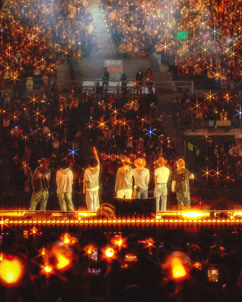 Nakakichi5's tweet photo. Let's stand united in supporting #BTS at #2026MAMAVOTE https://t.co/856uOQuRT1