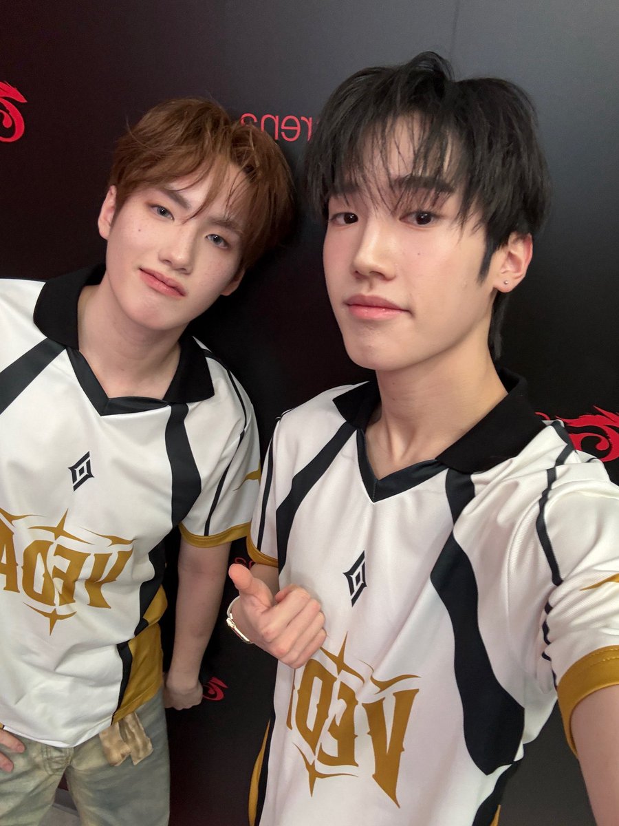 sleepyjaydesu's tweet photo. จิ้มลิ้มปัญญากุลจริง ๆ ด้วย น่ารักแพ้คคู่เลยนี่นา 🥺💘💘 1 activity ที่เคยทำด้วยกานตอนเด็ก ๆ วันนี้ก็ได้กลับมาทำด้วยกานแล้ว 🤜🏻🤛🏻

#PEEMTANAT #PHUTATCHAI #RoVTPOPTournament https://t.co/vdJvD28aPn