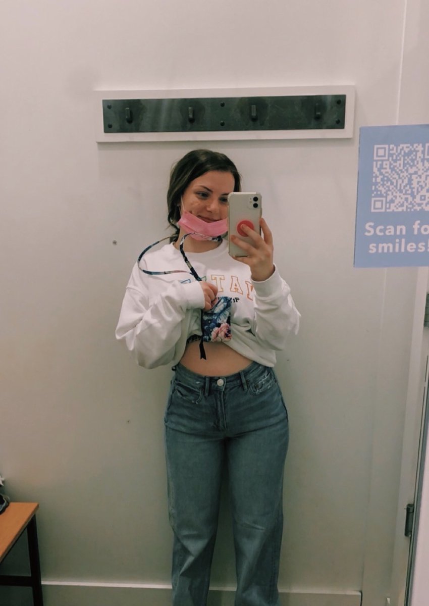 WhoDatNation91_'s tweet photo. my sister is so hot 🥵 at work keep me entertained #bop #bops #bopsirl #boop #boops #irl #irlbop #irlbops #irlgirl #jerk #jerkirl #wank #wankchat #sister #sisterwank https://t.co/tOUmiIcnQe