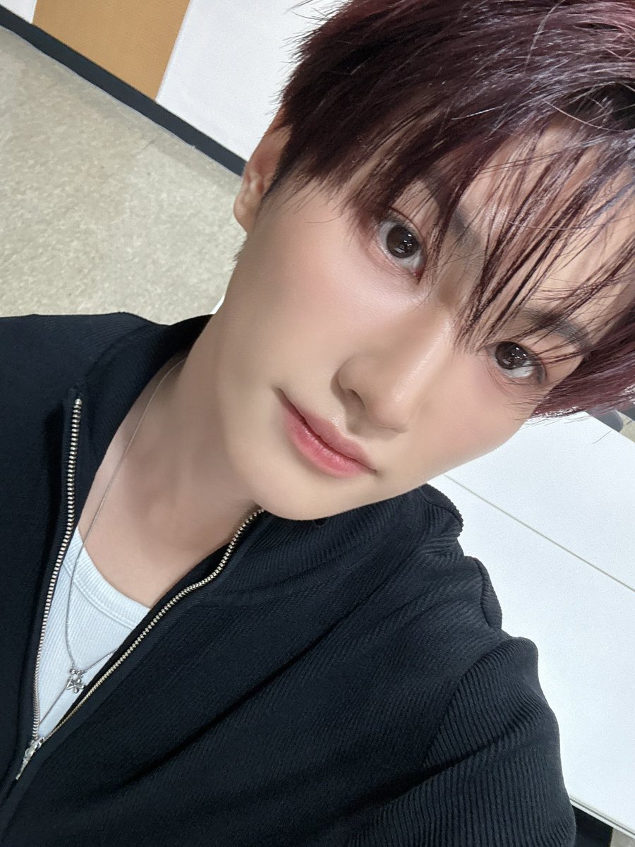 TNX_twt's tweet photo. - TIMES SQUARE - 🕺🏻

#TNX #티엔엑스
#최태훈 #TAEHUN https://t.co/JMo5DQuPng