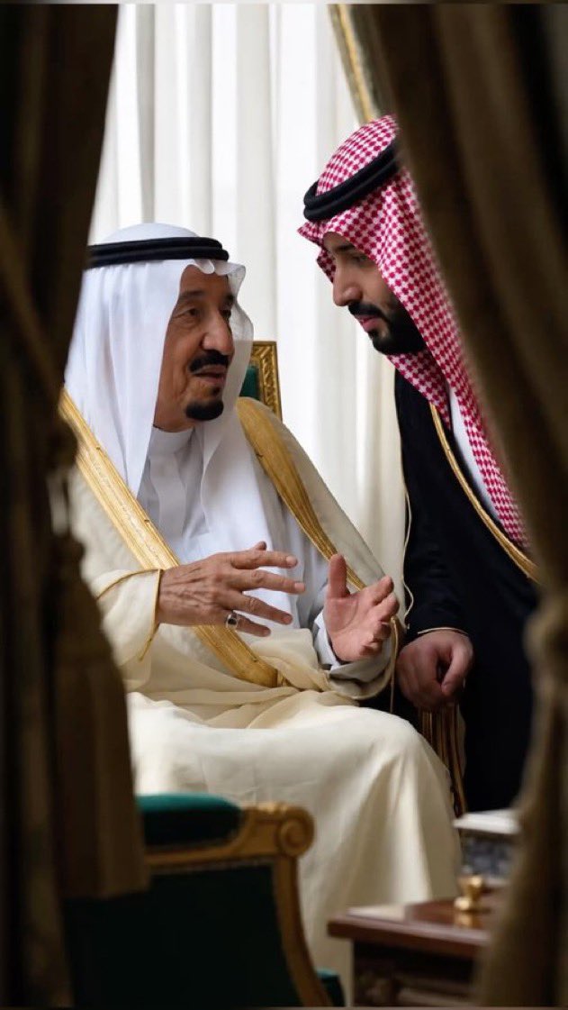 wafa_yousof's tweet photo. هل حمدت الله اليوم وشكرته إنك سعودي وحكامك آل سعود؟؟
🇸🇦🇸🇦🇸🇦🇸🇦

#دروع_سلمان
#نعم_سعوديون https://t.co/w3abPdASn6