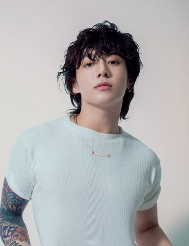 AboutMusicYT's tweet photo. Jungkook is the biggest kpop soloist hitmaker of the 2020s globally, TalkOfTheCharts reports. https://t.co/eLsXkBcAKD