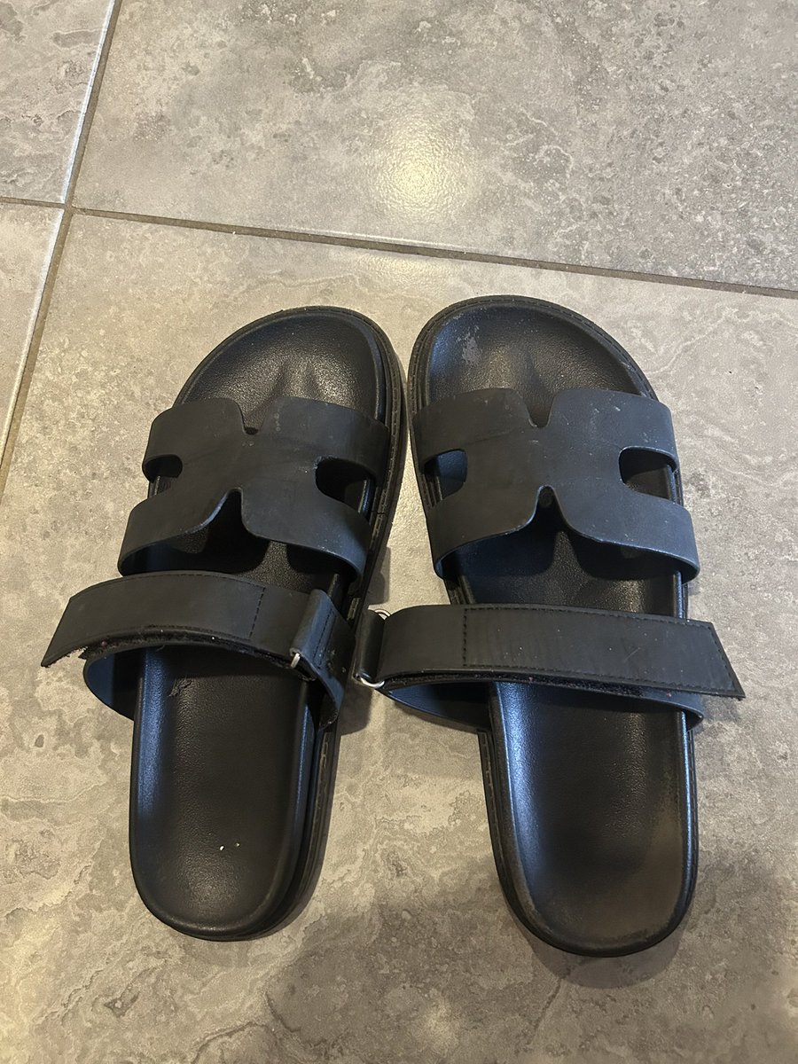 NorthEastPetite's tweet photo. Wore them so much the soles are literally cracking… 
Who’s gonna buy this goddess a new pair?👸💁‍♀️
#feet #toes #soles #dirtyfeet #dirtysoles #goddess #mistress #queen #dirtyshoes #footfetısh #feetlover #sub #slave #paypig #fendom #findom #goodboy #newshoes #sandals https://t.co/Z0rHuEkTKO