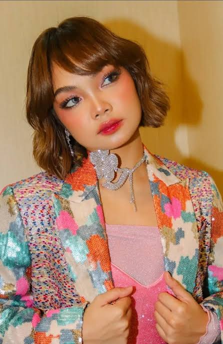 imagoodpanda's tweet photo. CARMELLE (@carmelle_lite)

Best Asian Pop Music Performance - "Morena" https://t.co/Uh8Y3ys5Nn