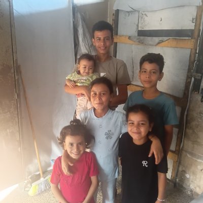 p1pjx's tweet photo. @haciiyusuf Please continue to share. These children and their families need your help today. https://t.co/oeItjFrGL1