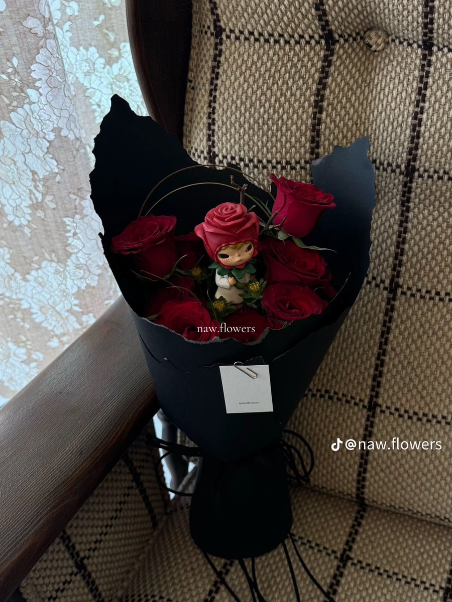 Limonaeo's tweet photo. خب من الان این رو می‌خوام😭 https://t.co/cwWojt1sjy