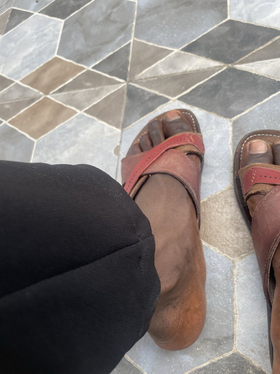 only_one_emmaco's tweet photo. @toyinomotoso Smile 🤣🤣🤣

Upon all the trek, I’ve trek in Nigeria, my feet 🦶, just imagine if I just do my normal aboki pedicure of 200, you’ll love it https://t.co/Bwks8ehSTL