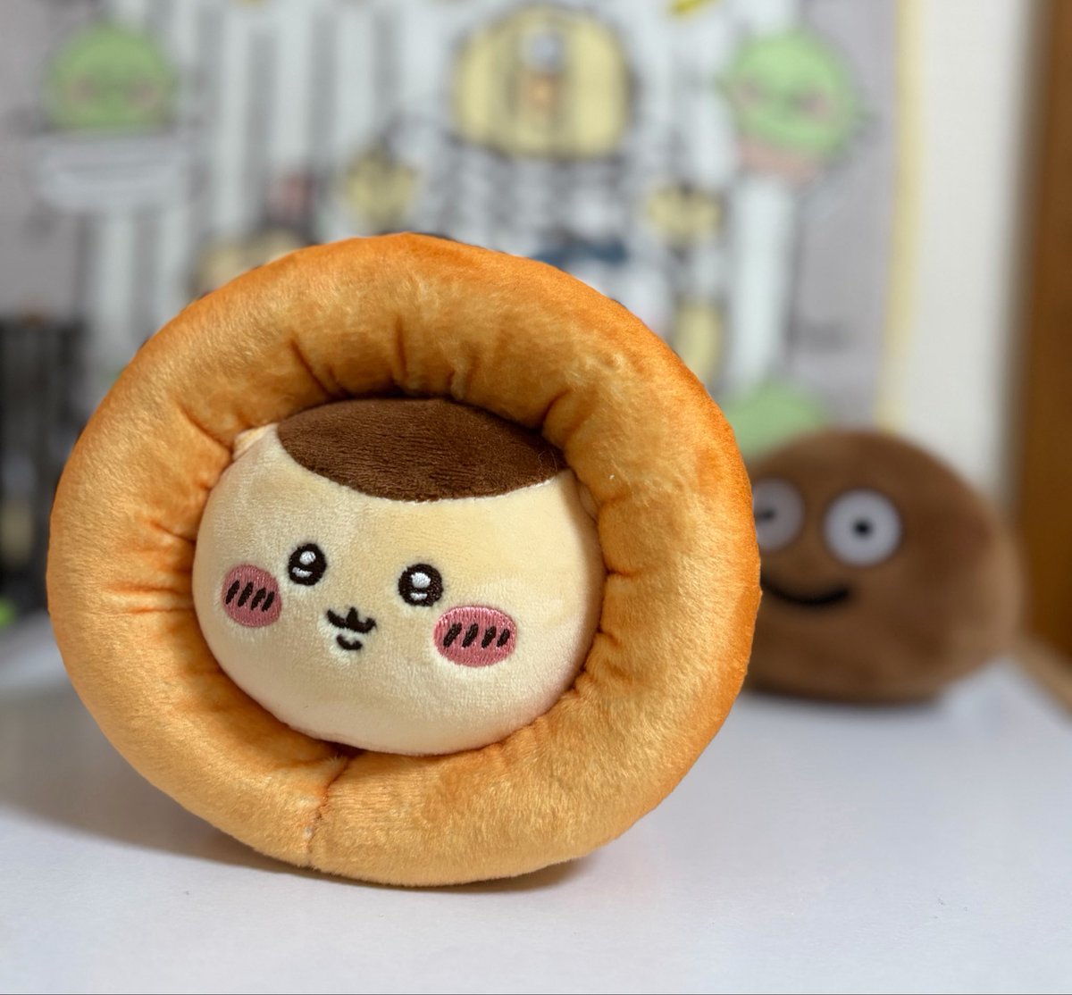 Manjyuoisii's tweet photo. 今日発売のコロネは買えなかったけど、我が家にはすでにくりまんじゅうコロネがいるのです🌰 https://t.co/2RyDGcFKrg