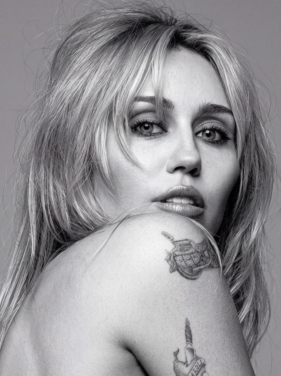 x4wsmiler's tweet photo. 🚨🚨🚨🚨🚨🚨

STEVIE NICKS
MIKE WILL MADE-IT
JOAN JETT
LIL NAS X
KENDALL JENNER
ADÉLA
HAILEY BIEBER
CHAPPELL ROAN
KIM PETRAS

WILL BE IN ATTENDANCE AT MILEY’S HOLLYWOOD BOWL SHOW. https://t.co/SM913HeqTn
